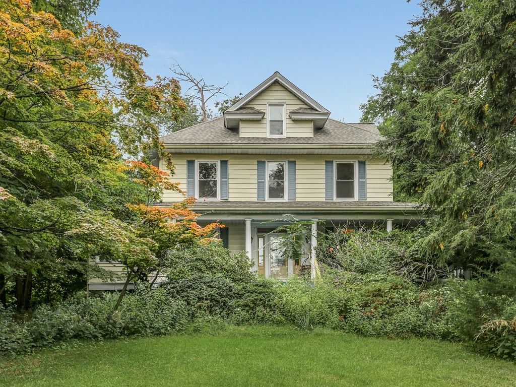 501 Russell Ave, Wyckoff, NJ 07481 | Zillow