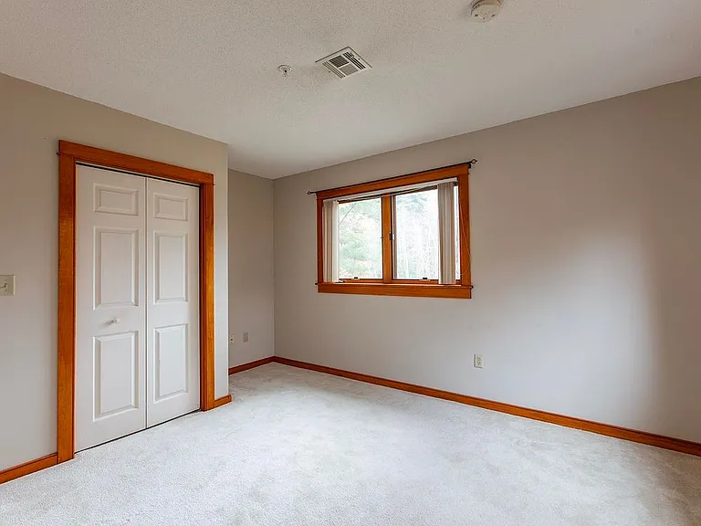 33 Clearwater Dr — Photo 12