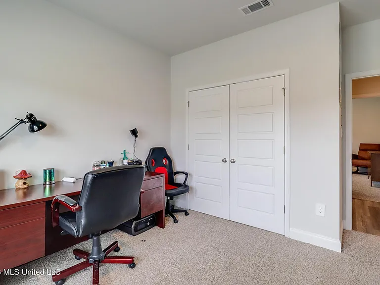 4937 Fern Dr — Photo 20
