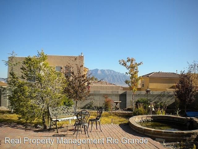 2nd image of 5616 Sandoval Dr NE