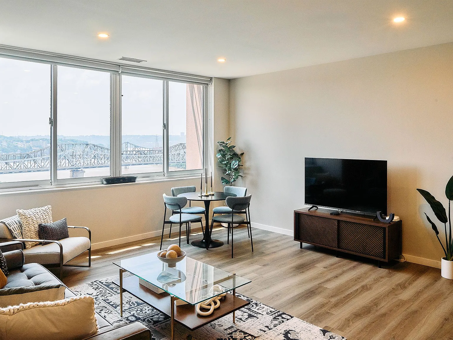 Madison Place Apartments — Photo 4