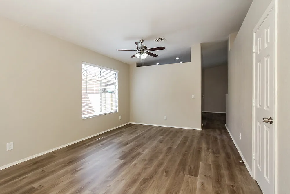 3 bed, 2.0 bath, 1568 sqft, $2,185 — Photo 3