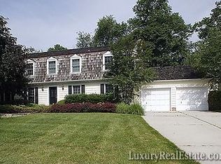 8208 Hackamore Dr, Potomac, MD 20854
