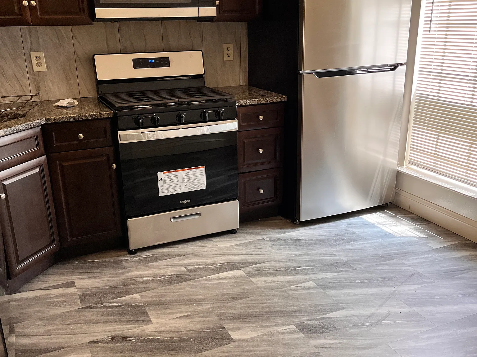 38 Greenwich Dr — Photo 1