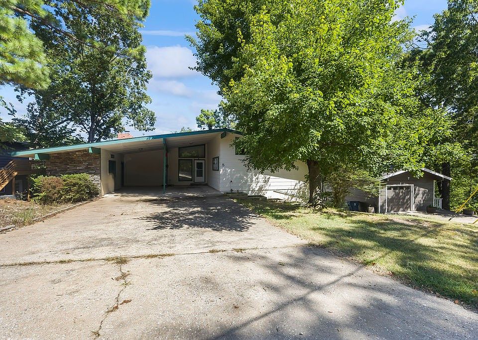 1st image of 5 Deane Cir