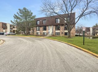 191 N Waters Edge Dr APT 101, Glendale Heights, IL