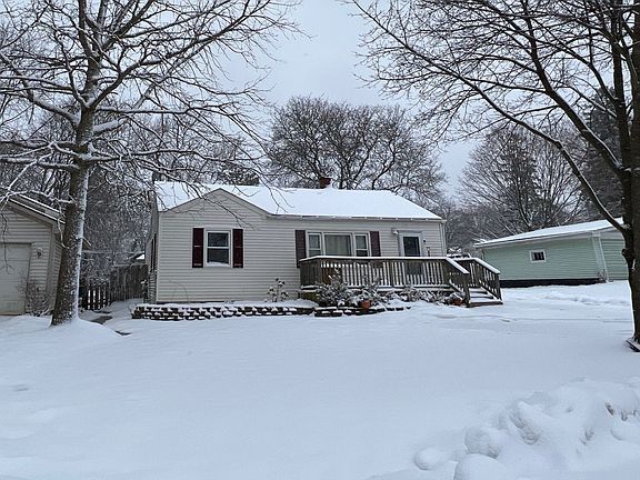 3rd image of 880 Ledyard Ave