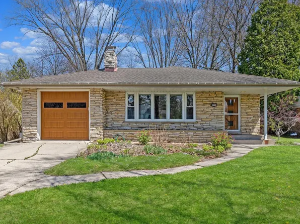 8116 North Santa Monica BOULEVARD, Fox Point, WI 53217