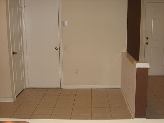 Kitchen breakfast area