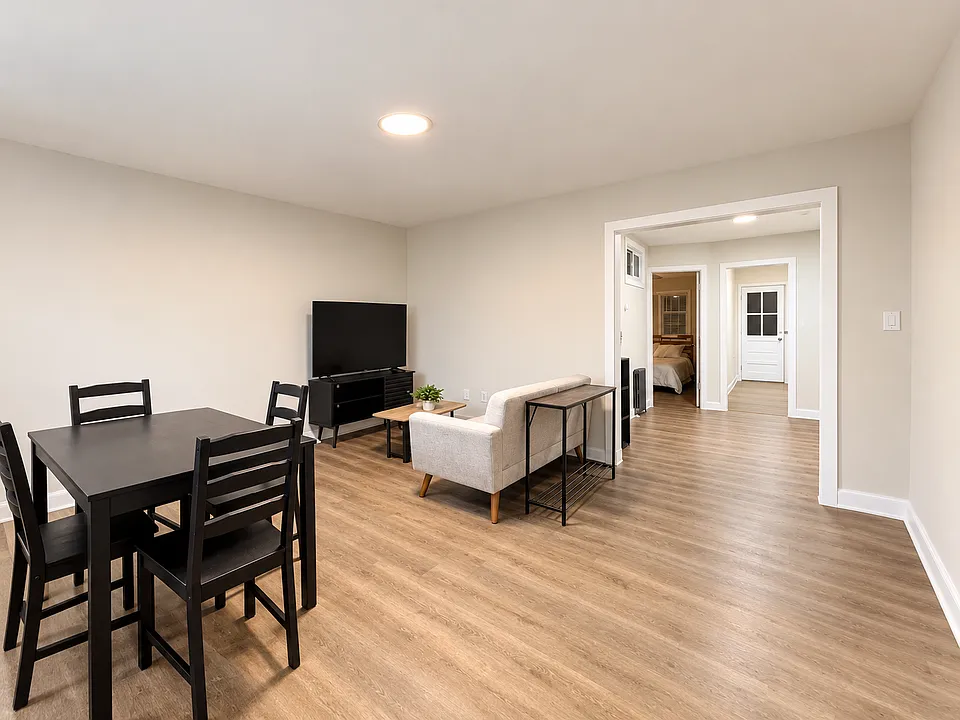 1217 Raum St NE #3