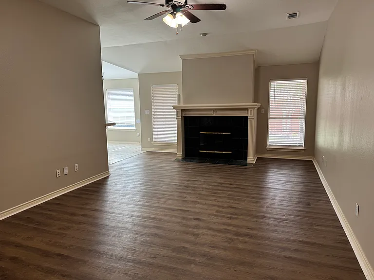 8204 Stern St — Photo 6
