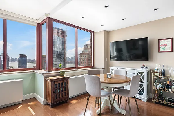 Sold by Compass | media 2