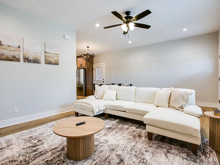 1009 Holiday Dr — Photo 34