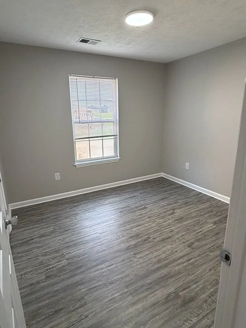 207 Aqueduct Drive — Photo 3