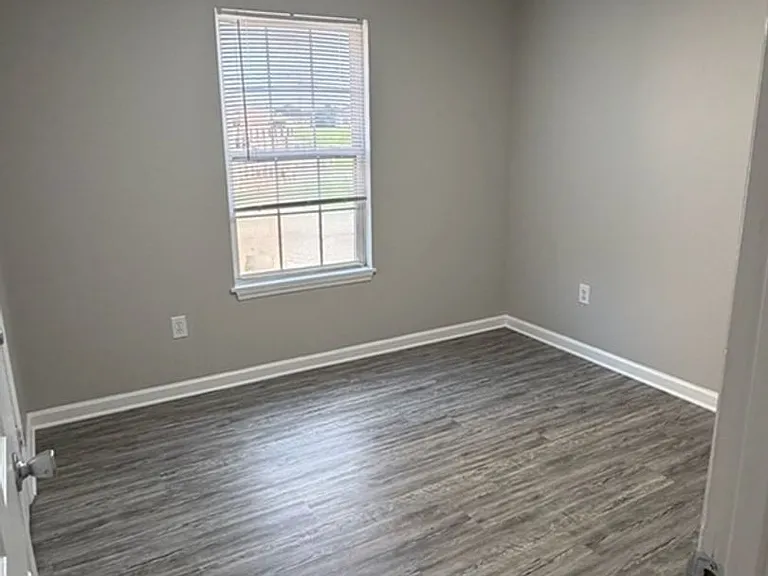207 Aqueduct Dr — Photo 3