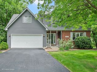 1N231 Morse St, Carol Stream, IL 60188