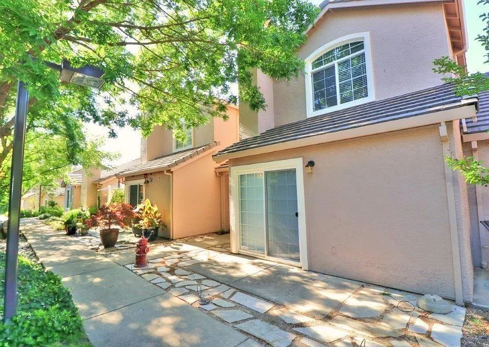 6112 Marlee Cir