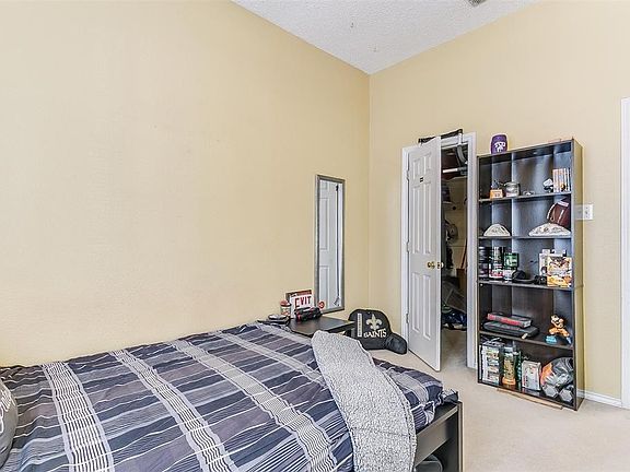 3rd image of 7848 Mahonia Dr