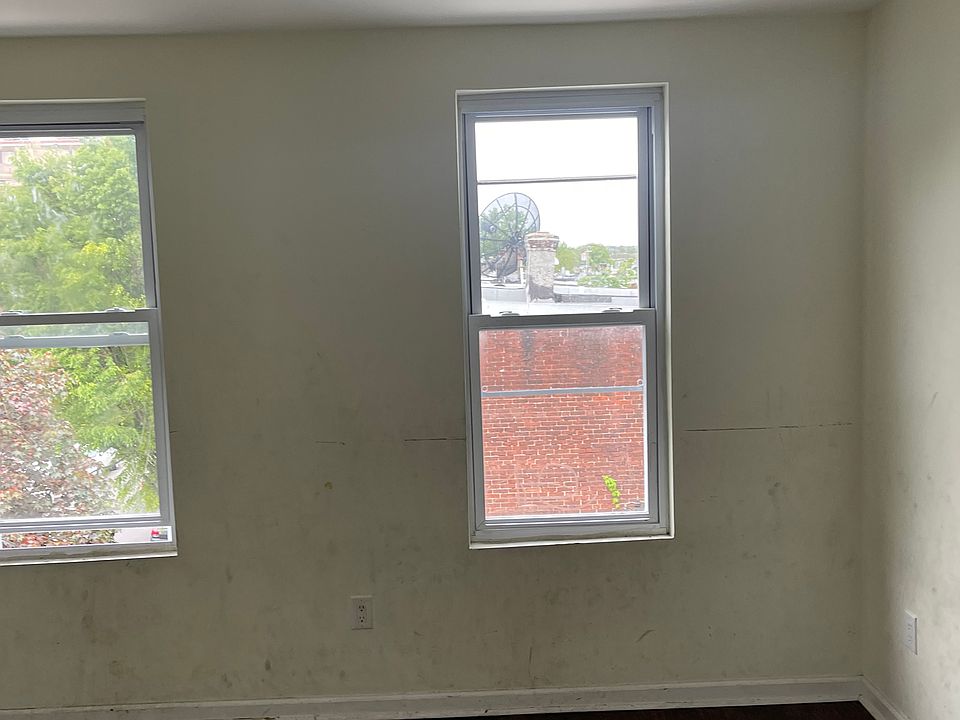 Building Photo 4