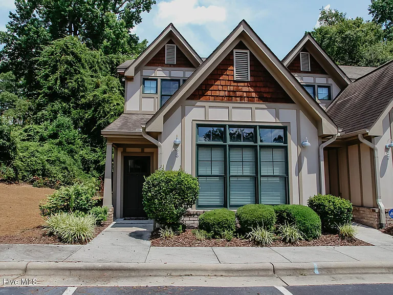 38 Elk Ridge Ln — Photo 2