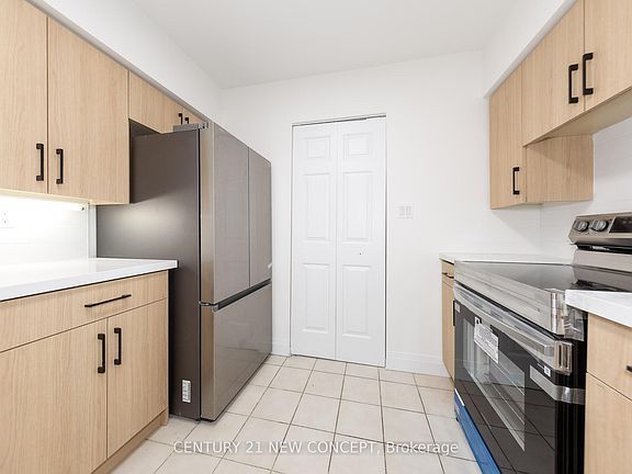 4th image of 30 Greenfield Ave #2010