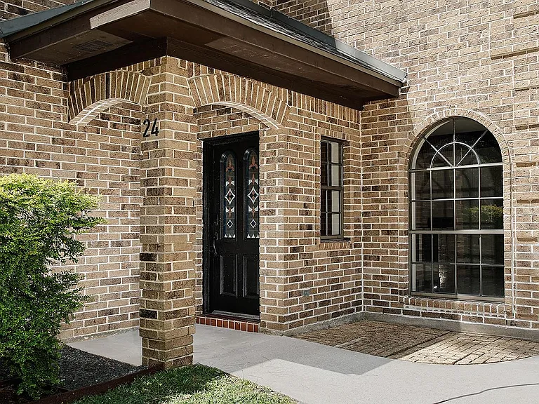 24 Hornsilver Pl — Photo 2