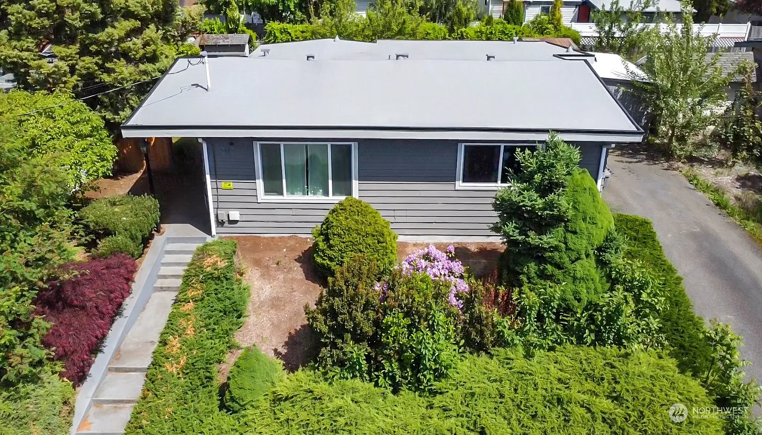 808 NE Camas Avenue photo 1