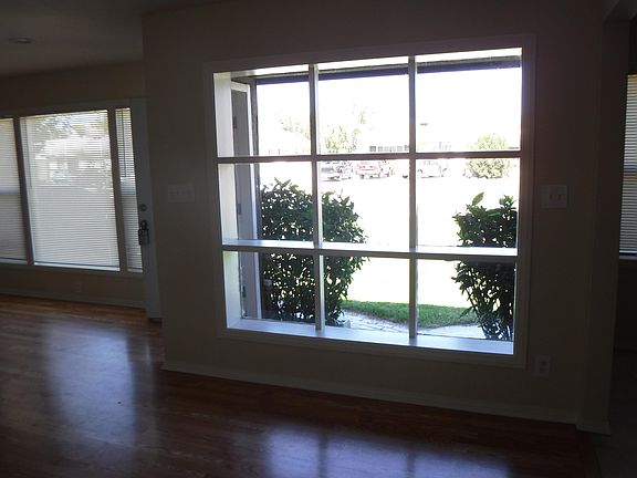 2nd image of 728 W Avenue J9