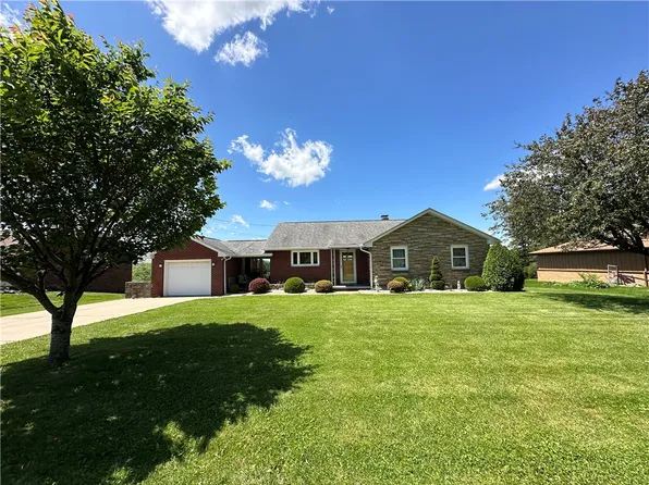 1053 Lakeview Dr, Latrobe, PA 15650