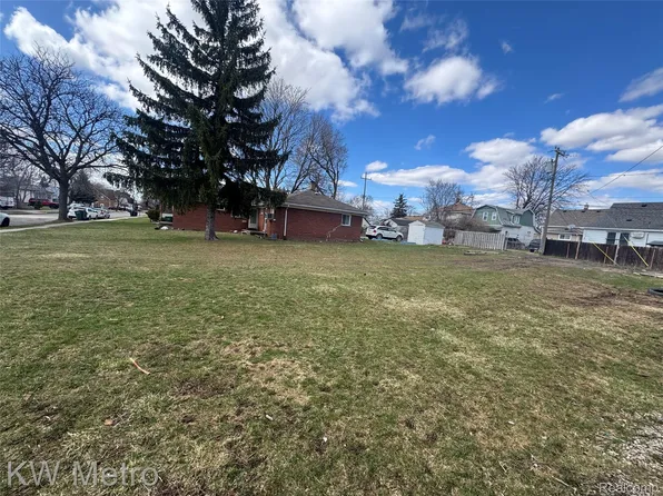 1382 Hanford Ave, Lincoln Park, MI 48146