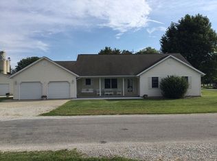 511 SE 4th St, Morrisonville, IL 62546