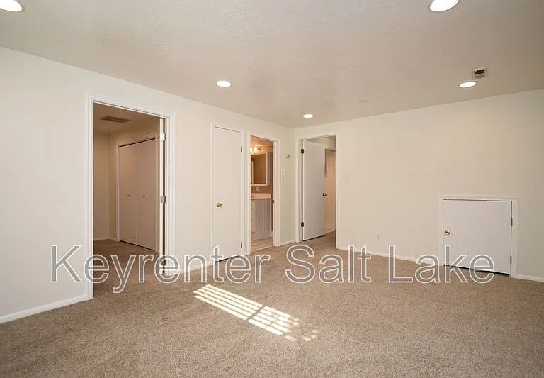 6888 S Hillside Village Cir — Photo 23
