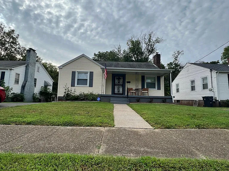 2404 Tecoma Dr — Photo 2