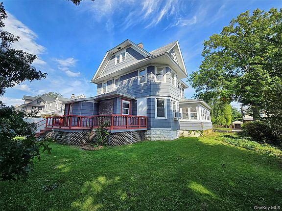 4th image of 302 Locust Avenue