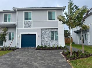 705 SE 13th Street Cir, Homestead, FL 33034