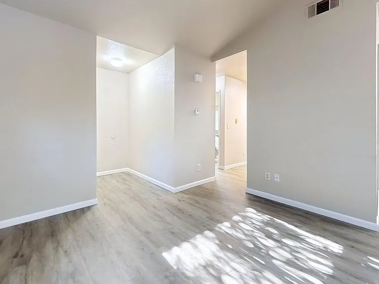 Northwood Place Apartments — Photo 10