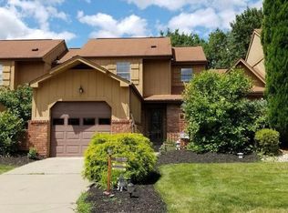 1339 Lexington Dr, Lawrence, PA