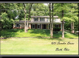925 Sandin Dr, Akron, OH 44333