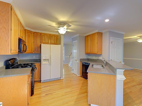 5th image of 302 Wild Horse Creek Dr
