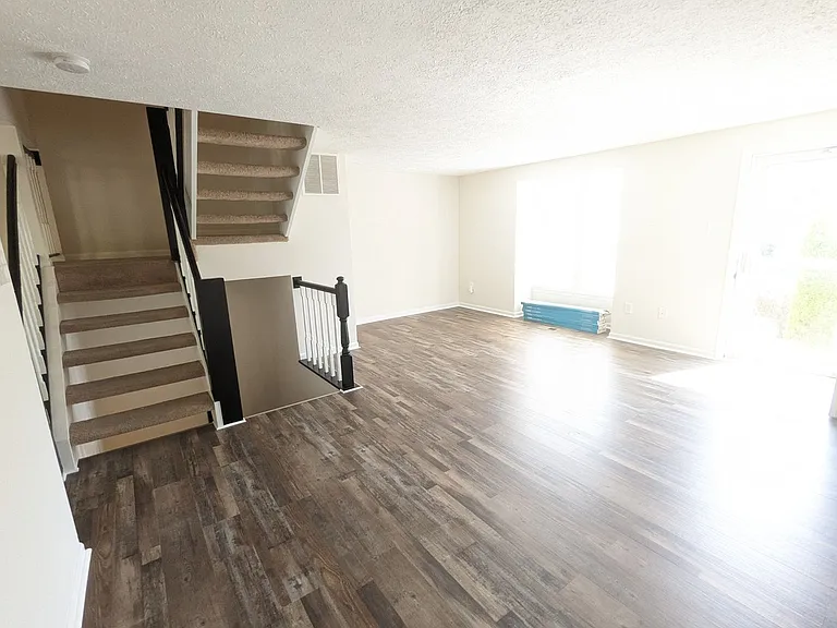 1390 David Ln — Photo 8