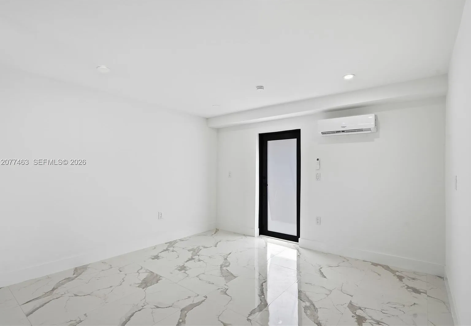 1 bed, 1.0 bath, $2,300 — Photo 4
