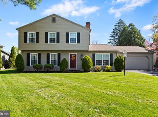 6111 Westover Dr, Mechanicsburg, PA