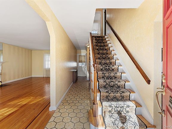 5th image of 1 Hoover Road