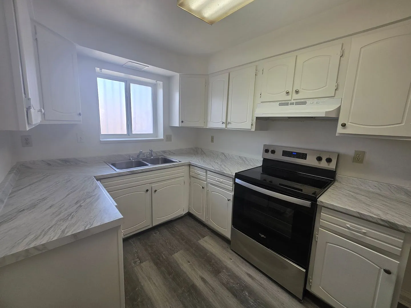 2210 S. Dexter St — Photo 2