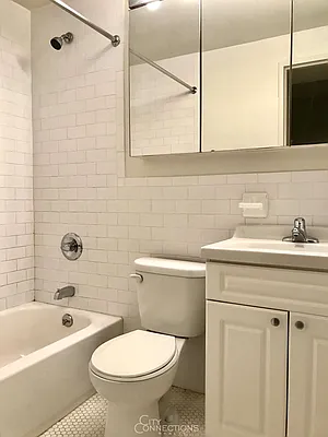 Rented by City Connections Realty | media 28