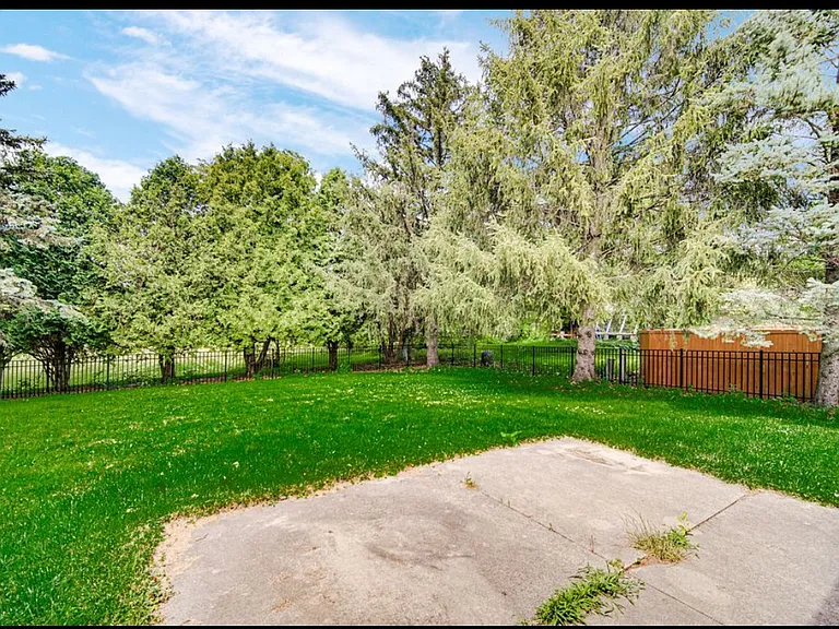 1745 Bucknell Ct — Photo 18