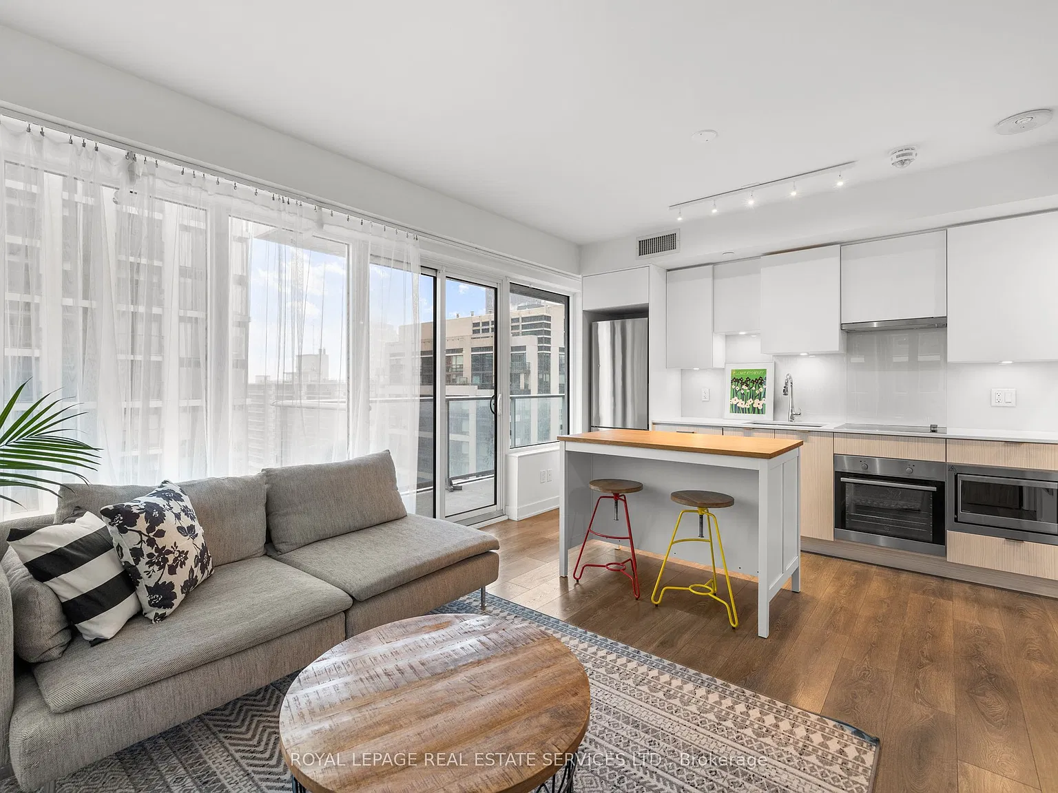 2 bed, $2,800 — Photo 2