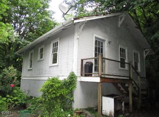 192 NE 6th St, Toledo, OR