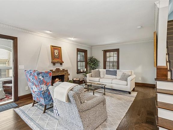 3rd image of 617 W 70th Ter