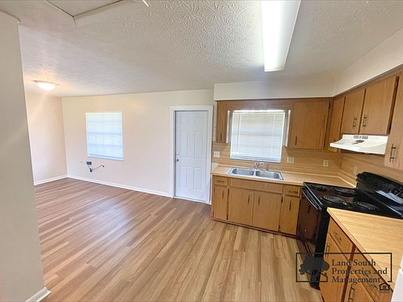 4th image of 726 Boyd Ct